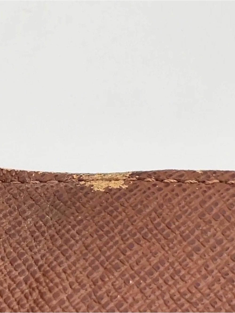 Louis Vuitton Monogram
Multicles 6 Key Case - Picture 6 of 6